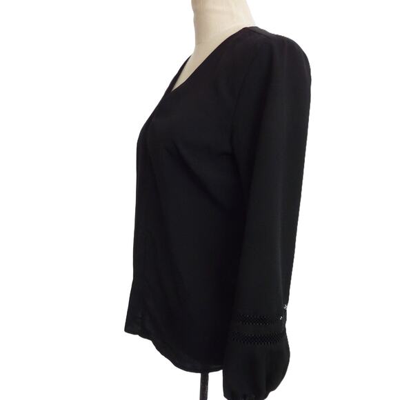 Banana Republic Black V-Neck Blouse with Crochet Cuff Detail XS Top - Picture 4 of 6